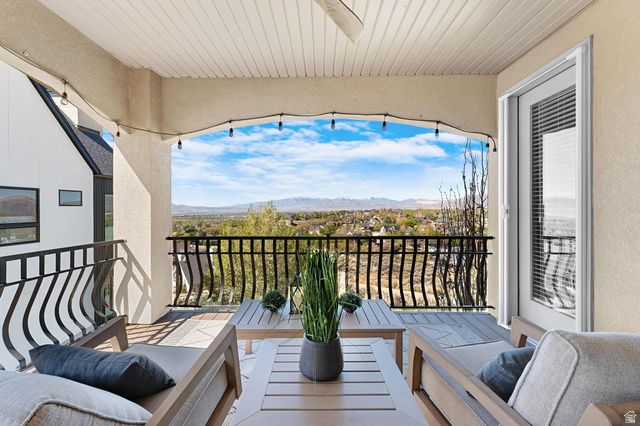 10207 N BAYHILL DR, Cedar Hills, UT 84062