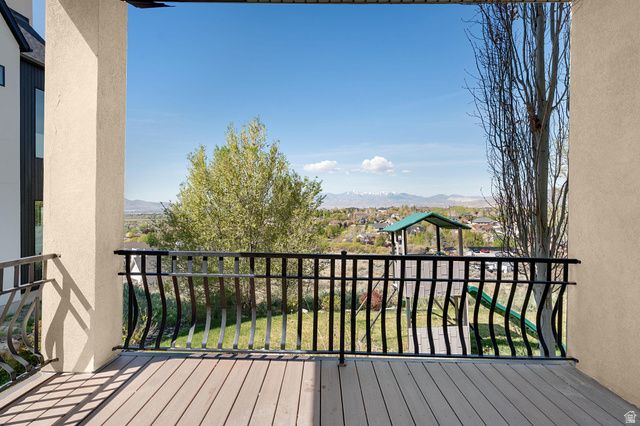 10207 N BAYHILL DR, Cedar Hills, UT 84062
