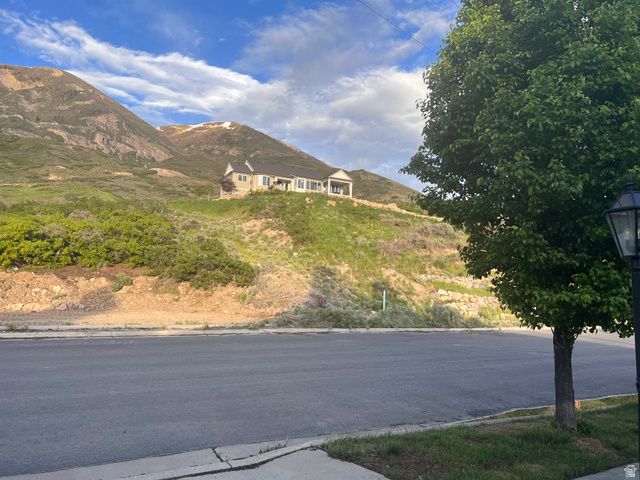 10207 N BAYHILL DR, Cedar Hills, UT 84062