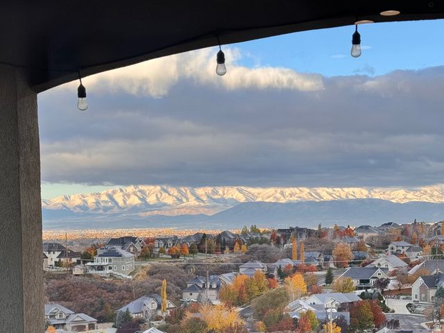 10207 N BAYHILL DR, Cedar Hills, UT 84062