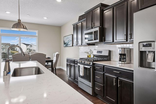 2040 Diamond Lane, Lino Lakes, MN 55038