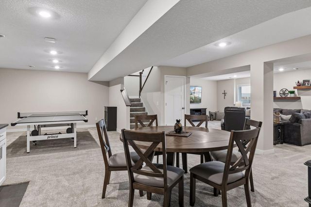 2040 Diamond Lane, Lino Lakes, MN 55038