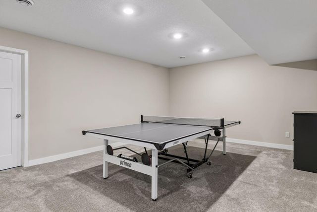 2040 Diamond Lane, Lino Lakes, MN 55038