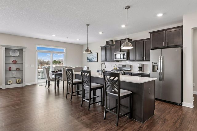 2040 Diamond Lane, Lino Lakes, MN 55038