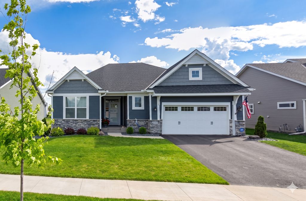 2040 Diamond Lane, Lino Lakes, MN 55038