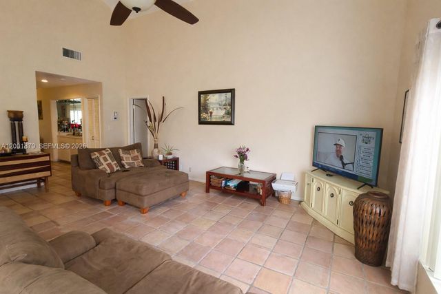 5524 Constant Spring Ter 213, Lauderhill, FL 33319