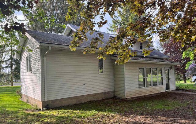 1627 S M-52 Highway, Owosso, MI 48867