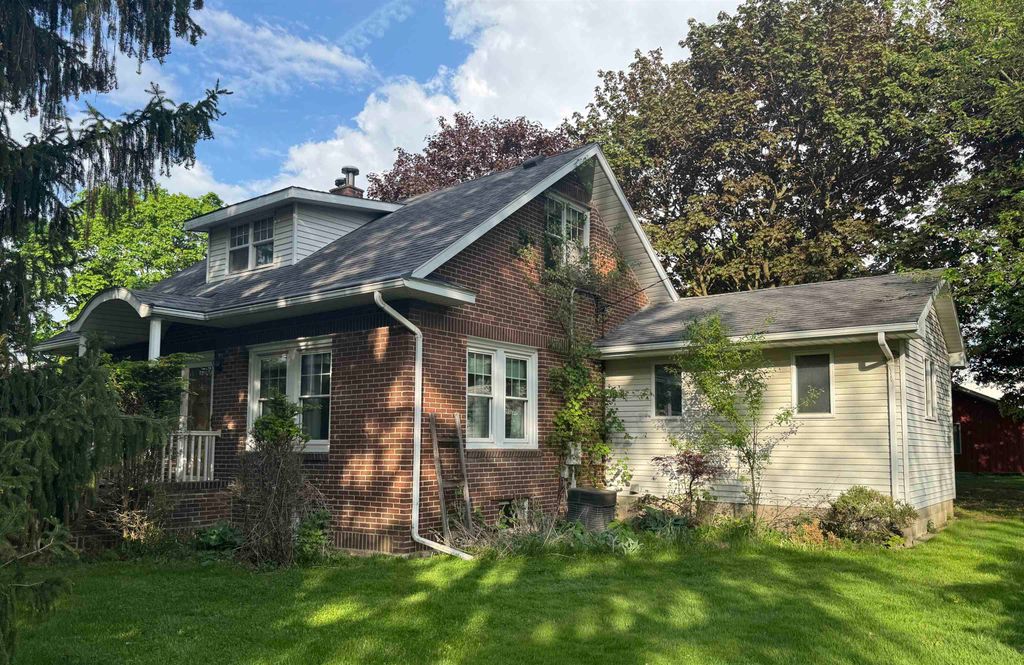 1627 S M-52 Highway, Owosso, MI 48867