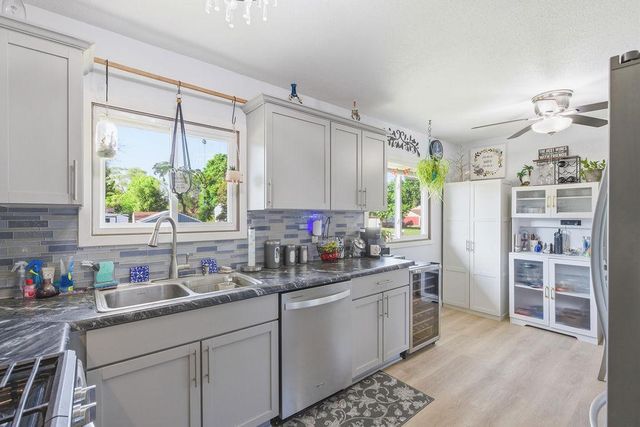 2101 Laramie Trail, Brooklyn Park, MN 55444