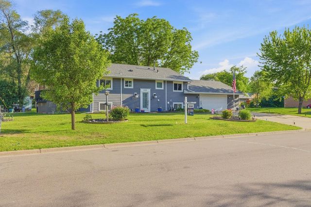 2101 Laramie Trail, Brooklyn Park, MN 55444