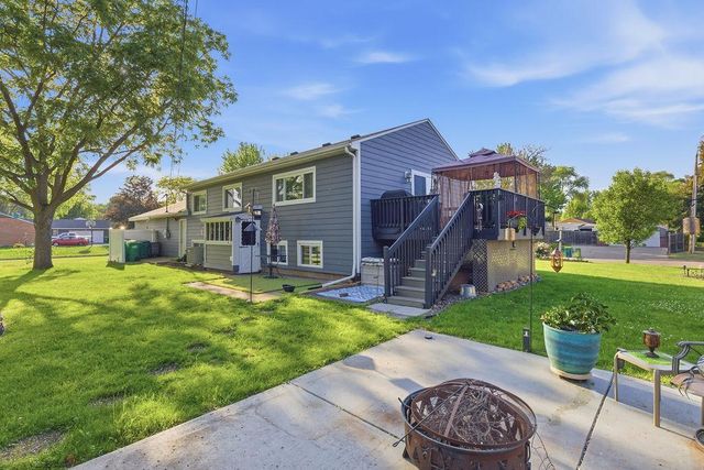 2101 Laramie Trail, Brooklyn Park, MN 55444