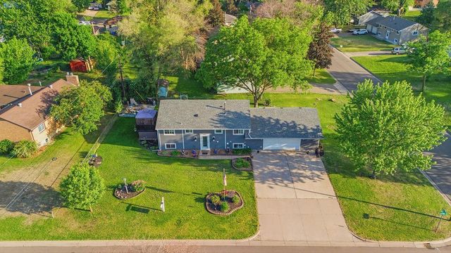 2101 Laramie Trail, Brooklyn Park, MN 55444