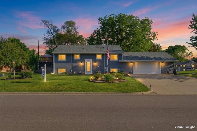 2101 Laramie Trail, Brooklyn Park, MN 55444