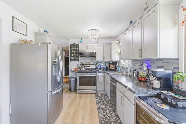 2101 Laramie Trail, Brooklyn Park, MN 55444