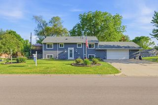 2101 Laramie Trail, Brooklyn Park, MN 55444