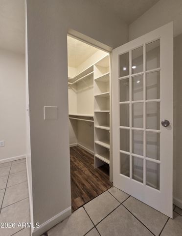 5011 W MACKENZIE Drive, Phoenix, AZ 85031