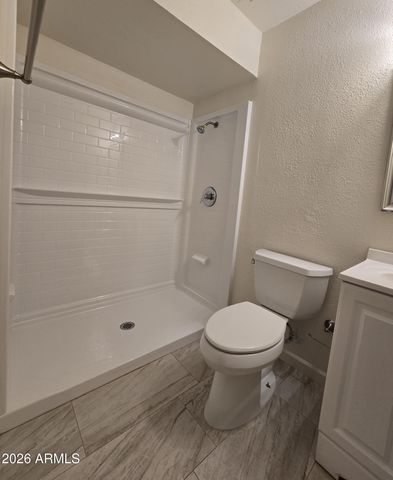 5011 W MACKENZIE Drive, Phoenix, AZ 85031