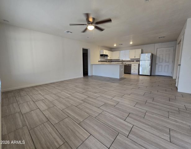 5011 W MACKENZIE Drive, Phoenix, AZ 85031