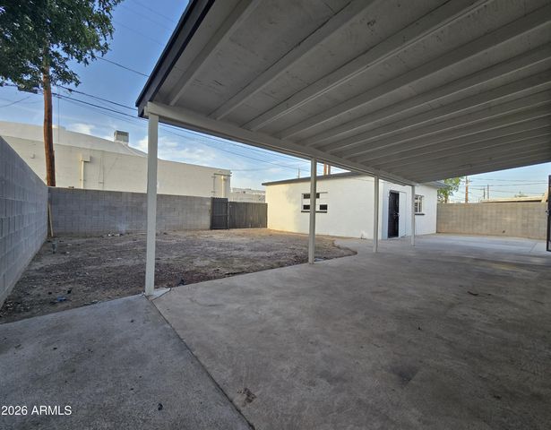 5011 W MACKENZIE Drive, Phoenix, AZ 85031