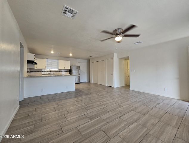 5011 W MACKENZIE Drive, Phoenix, AZ 85031