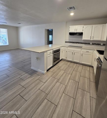 5011 W MACKENZIE Drive, Phoenix, AZ 85031