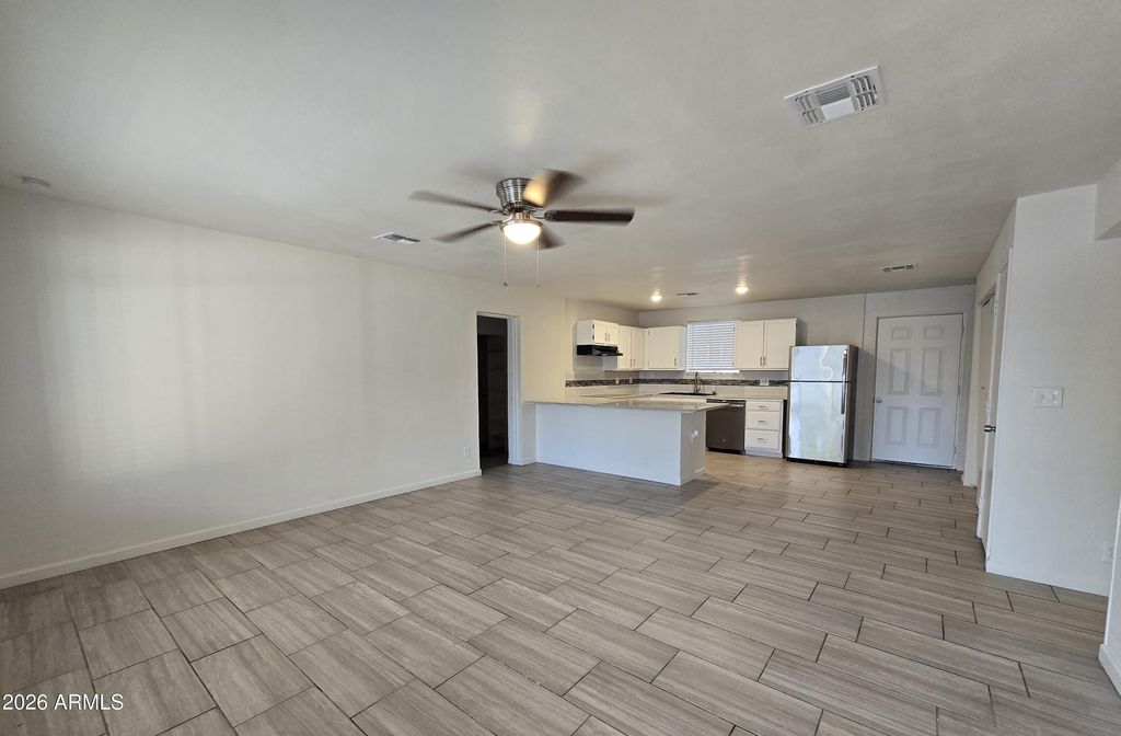 5011 W MACKENZIE Drive, Phoenix, AZ 85031 — photo 3