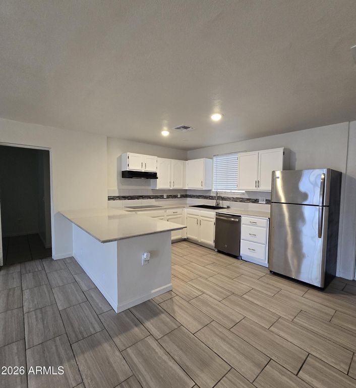 5011 W MACKENZIE Drive, Phoenix, AZ 85031 — photo 5