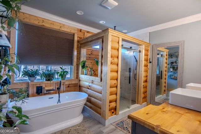 203 Teasley Ln, Hartwell, GA 30643