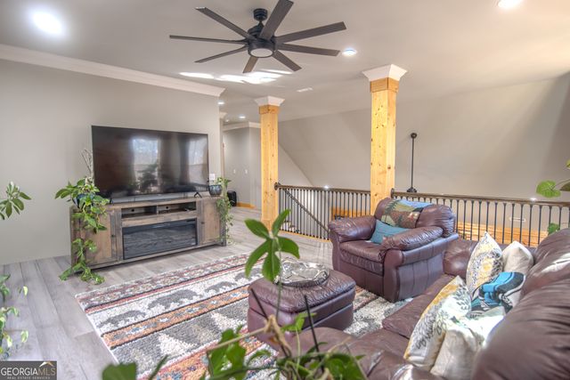 203 Teasley Ln, Hartwell, GA 30643