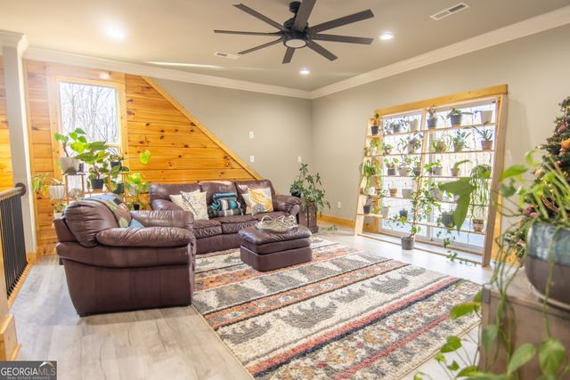 203 Teasley Ln, Hartwell, GA 30643