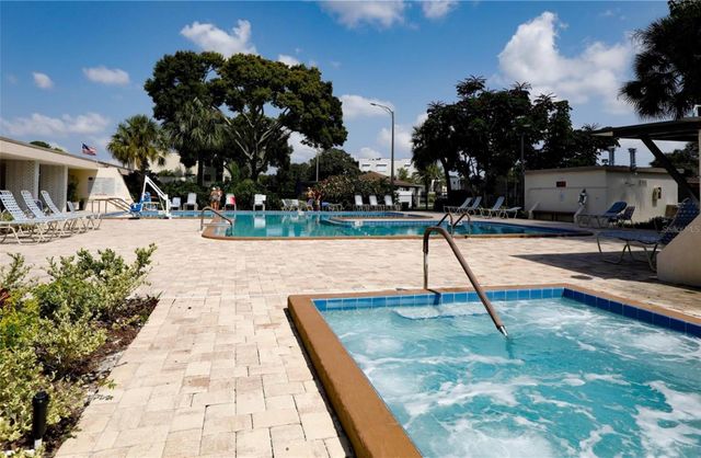 5660 80TH STREET N 208A, St Petersburg, FL 33709