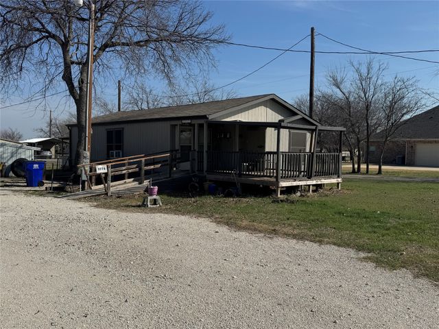 11776 Ivey Road, Justin, TX 76247