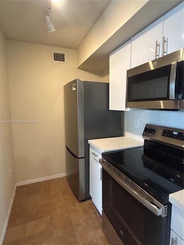 11177 SW 8th St 204, Pembroke Pines, FL 33025