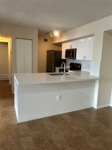 11177 SW 8th St 204, Pembroke Pines, FL 33025