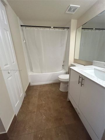 11177 SW 8th St 204, Pembroke Pines, FL 33025