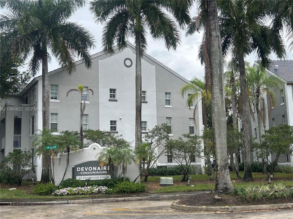 11177 SW 8th St 204, Pembroke Pines, FL 33025