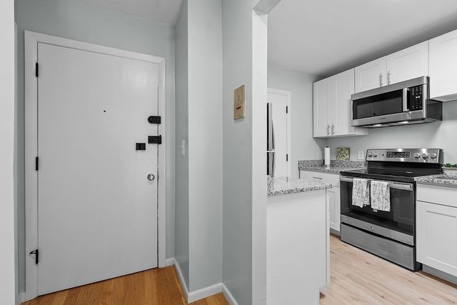 29 Custer St 201, Boston, MA 02130