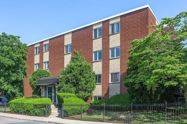 29 Custer St 201, Boston, MA 02130