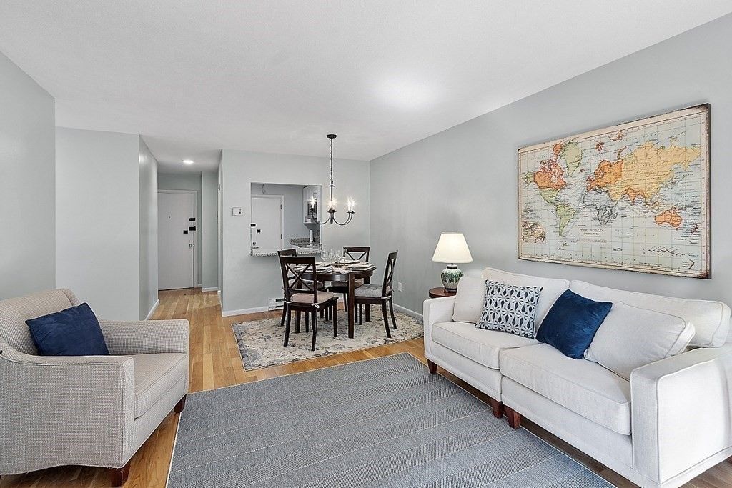 29 Custer St 201, Boston, MA 02130