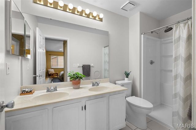 12792 Bennington Common Lane, St Louis, MO 63146