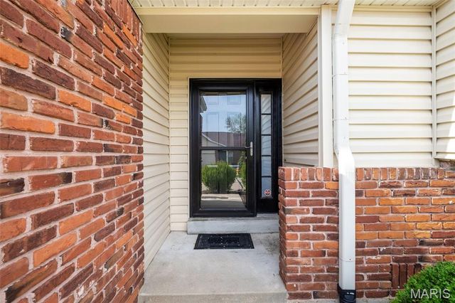 12792 Bennington Common Lane, St Louis, MO 63146