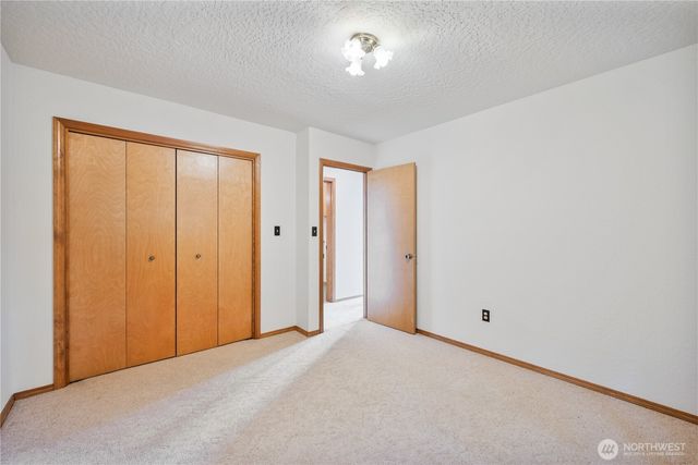 4352 Poplar Way, Longview, WA 98632