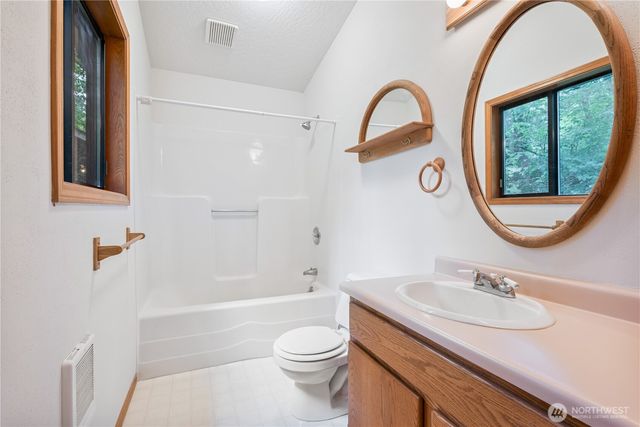 4352 Poplar Way, Longview, WA 98632