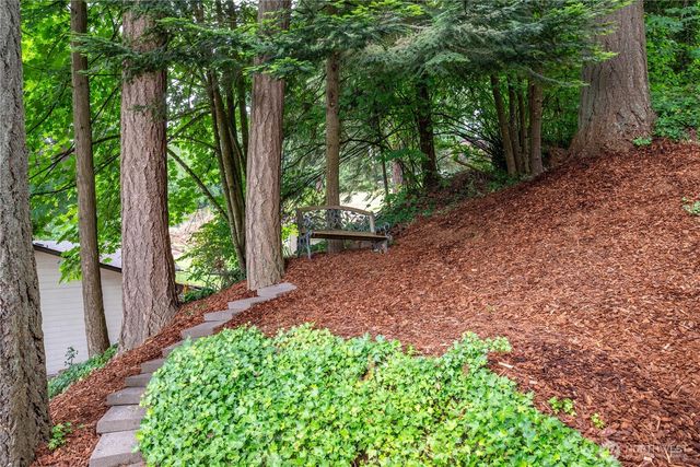 4352 Poplar Way, Longview, WA 98632