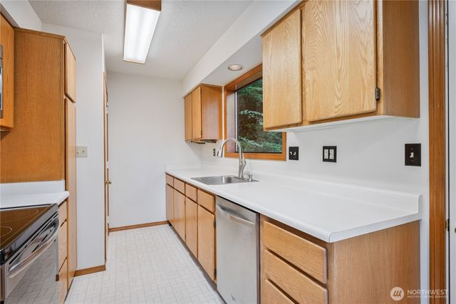 4352 Poplar Way, Longview, WA 98632