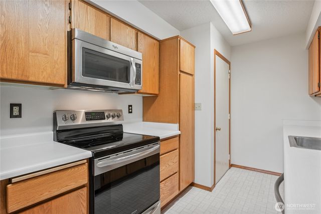 4352 Poplar Way, Longview, WA 98632