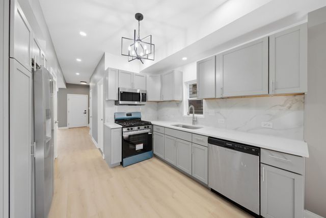 7240 S Lafayette Avenue, Chicago, IL 60621