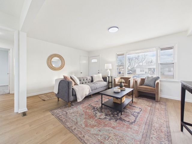 2522 W Heuett St, Wichita, KS 67217