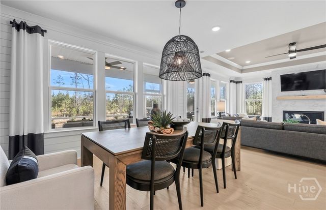 97 Sandy Bend Dr, Richmond Hill, GA 31324