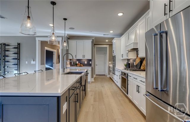 97 Sandy Bend Dr, Richmond Hill, GA 31324